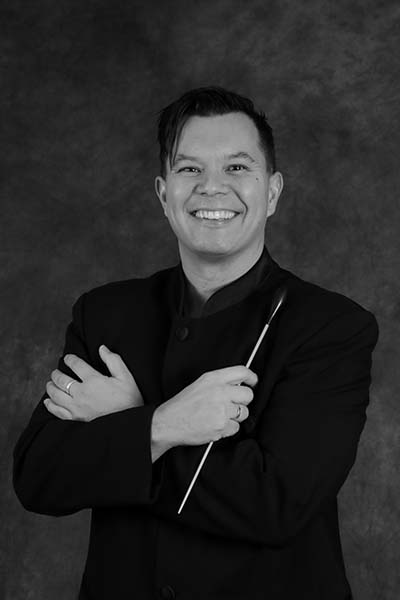 Artistic Director Jon Noworyta